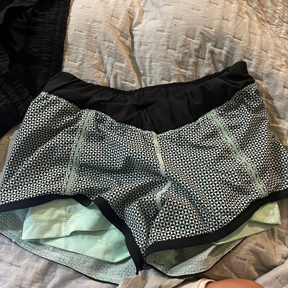 lulu lemon shorts mint green with black